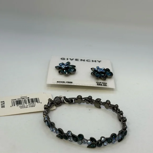 In original packaging GIVENCHY bracelet and earrings set - Picture 6 of 8